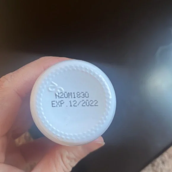 ***SOLD*** Dr Brandt Skincare Liquid Sun Shield Daily Brightening Mineral SPF - Picture 6 of 8